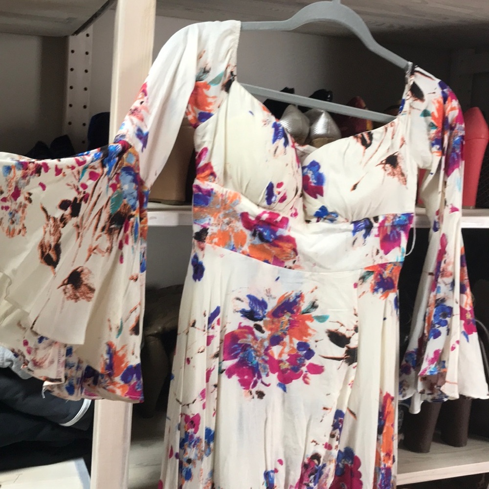 Super cute Fashion Nova Dress!